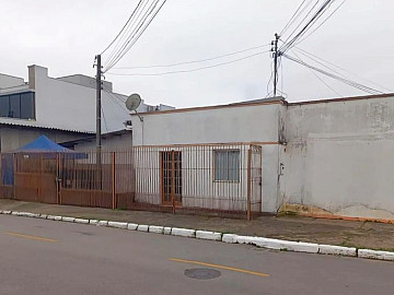 DUAS CASAS A VENDA BAIRRO CORDEIROS